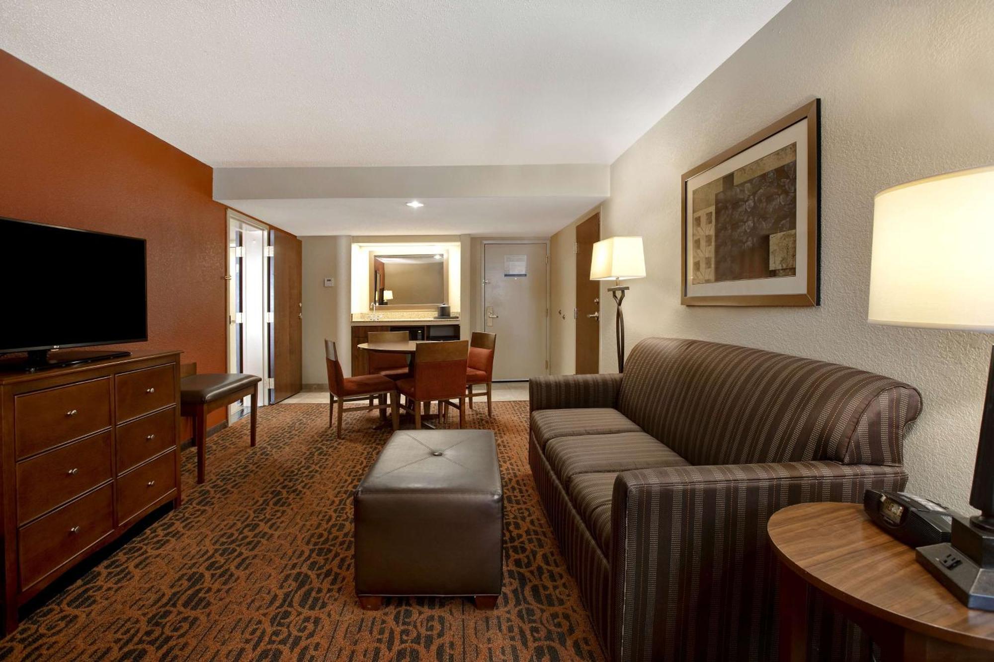 Hampton Wayne-southwest Hotel 3*